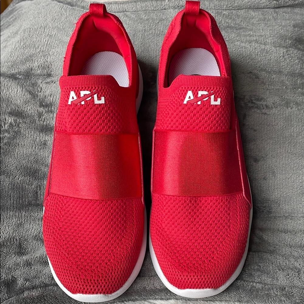 APL TECHNLOOM BLISS RED WOMENS SIZE 10 SOLD OUT